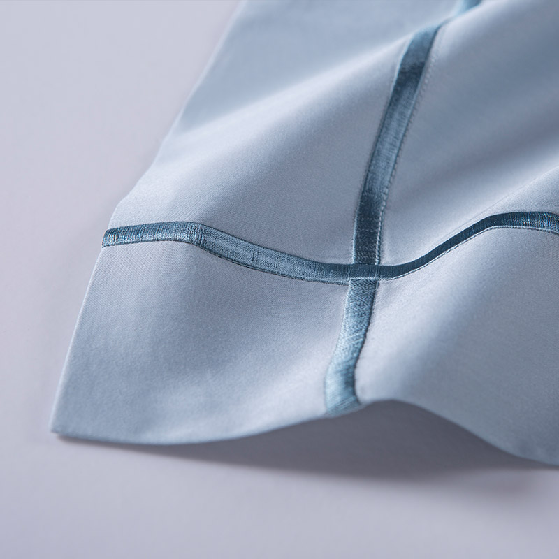 莱薇 美式60支素色长绒棉刺绣四件套奥黛尔200*230cm·蓝色